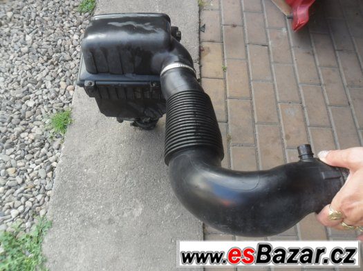 Peugeot 206 airbox, nádoba na vzduchový filtr – fotografie 2