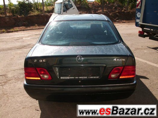 Mercedes E210 4matic – fotografie 4