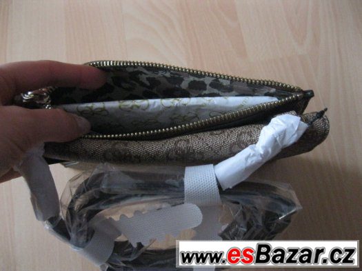 Guess crossbody kabelka a psaníčko v 1 – fotografie 4