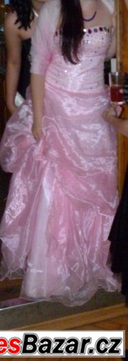 krásne šaty – fotografie 1