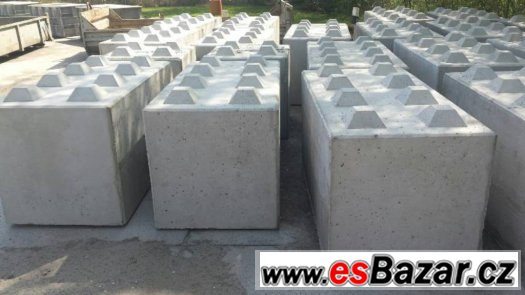 Betonové bloky - LEGO bloky – fotografie 1