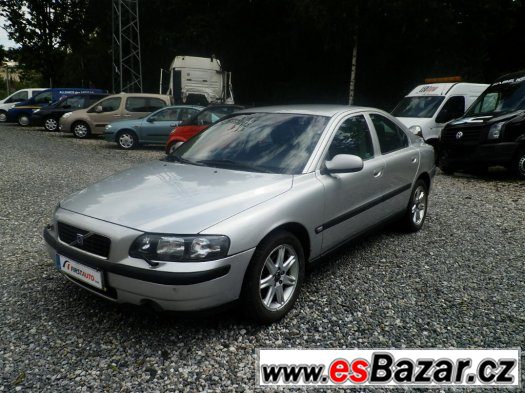 VOLVO S60 2.5 T  154KW 4X4 ČR,KLIMA,KUŽE – fotografie 1
