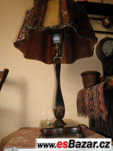 STAROŽITNÁ STOLNÍ LAMPA – fotografie 3
