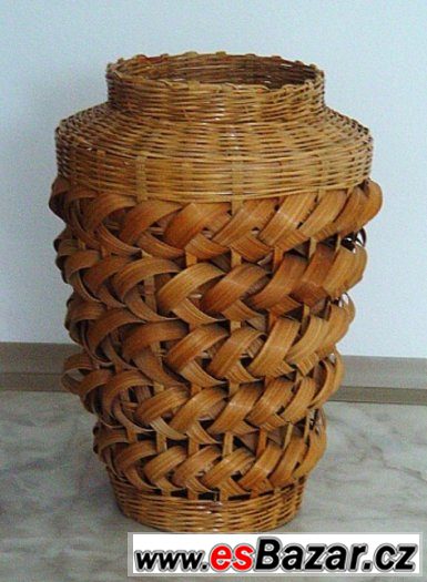 Vyznamenání, šperk, kroužky záclony, nůžky, misky, knoty – fotografie 3