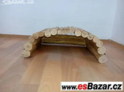 dřevěný domeček