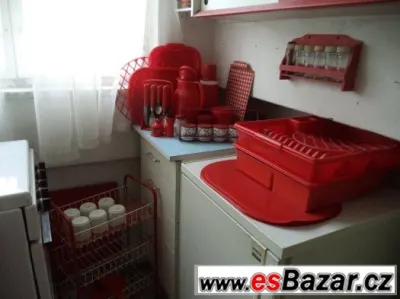 CERVENE DOPLNKY DO KUCHYNE + dalsi kuchynske potreby