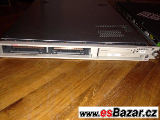 Server HP DL-360 – fotografie 1