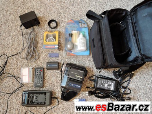 Výkonná kamera Sony DCR-PC330E – fotografie 1