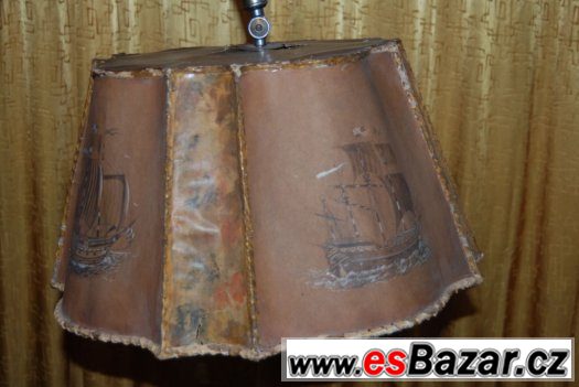 Starožitná celodřevěná lampa – fotografie 2