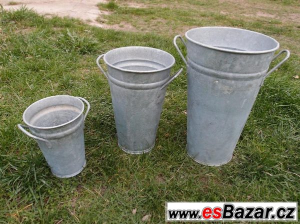 Pozinkované plechové vázy – fotografie 1