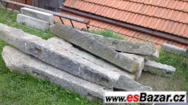 Kamenné sloupky – fotografie 2