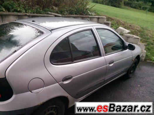 Renault Megane 1.6 rok 1998 – fotografie 3