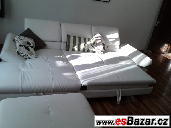 Bílá rohová sedací souprava – fotografie 3