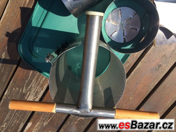 Elektrický drtič ovoce, ruční lis a – fotografie 4