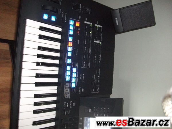 Yamaha Tyros4 10. výročí Special Ed – fotografie 6