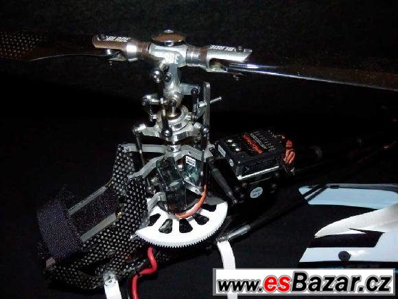 Vrtulník akrobat. RC Blade 300 CFX – fotografie 3
