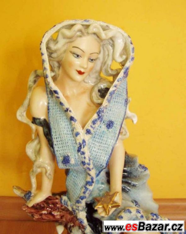 ZIMA porcelánová soška vysoká 405mm – fotografie 2