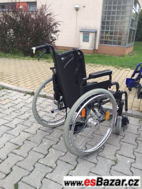 Invalidní vozík, odlehčený skládací – fotografie 2