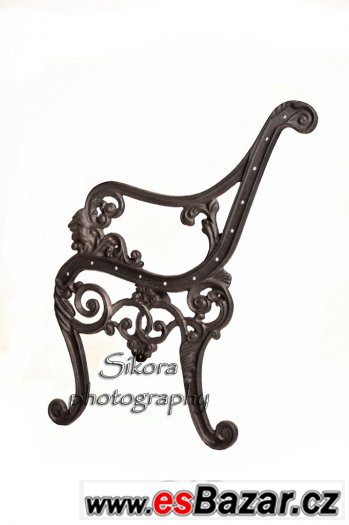 litinová noha lavičky lev ,  zahradní lavička – fotografie 1