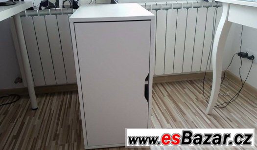 PRODÁM SKŘÍŇKU IKEA BÍLÁ – fotografie 1