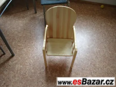 Prodám jídelní a hrací stoličku