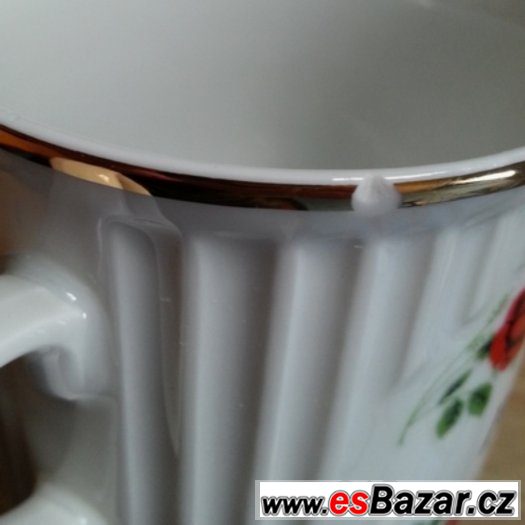 Čajový porcelánový hrnek – fotografie 3