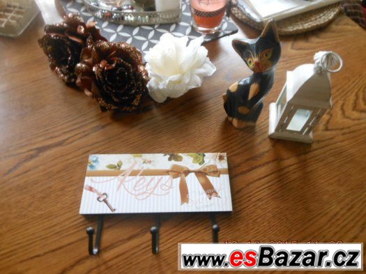 VĚŠÁK-HOME-SWEET HOME-KRÁSNÝ-NOVÝ+ DŘEVĚNÁ KOČKA – fotografie 3