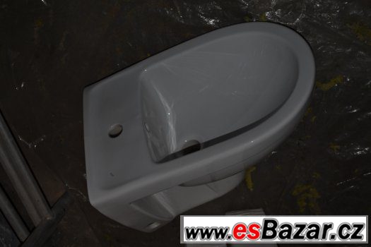 Závěsný bidet + Geberit + baterie – fotografie 1