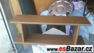 zavesna police