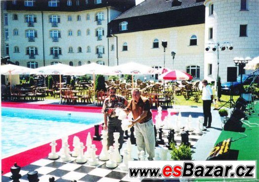 VELKÉ ZAHRADNÍ ŠACHY – fotografie 1