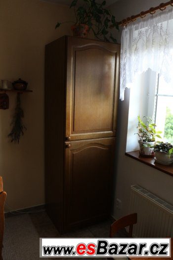 Masiv kuchyňská linka se spotřebiči – fotografie 3
