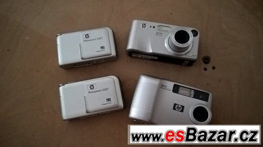 Obsáhlá sbírka fotoaparátů – fotografie 2