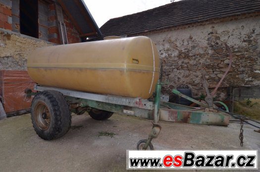 Nádrž na vodu 3.000L laminát top stav – fotografie 1