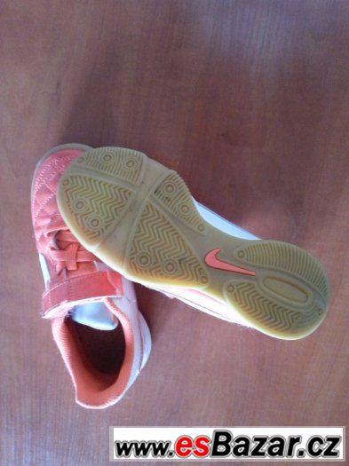 Sálovky Nike – fotografie 3