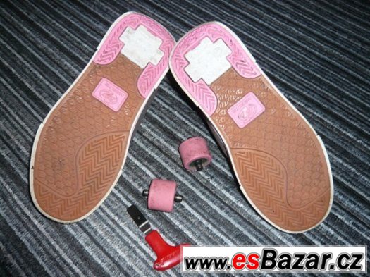 Dámské boty HEELYS s kolečky – fotografie 5