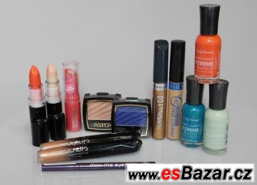 Mix kosmetiky, 3 x Sally Hansen lak na nehty, 1 x Korektor A – fotografie 1