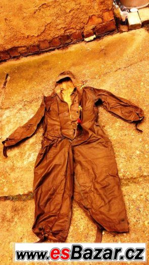 Kombinéza se zkříženými meči, vojenská policie, 60. léta – fotografie 2