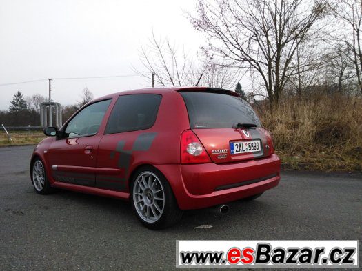 Renault Clio Sport R.S. 172 – fotografie 3
