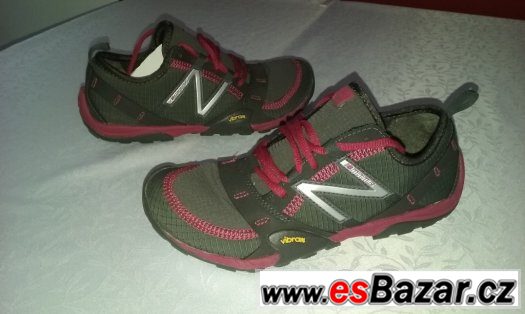 Obuv dámská č. 37, 2x obuté v hale, zn. VIBRAM – fotografie 1