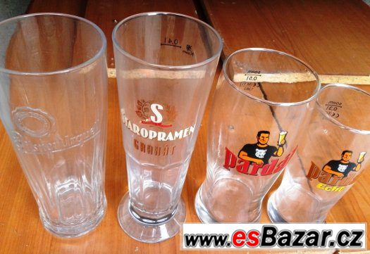 Bar pult,nerez dřezy,hrnce,sklenice,talíře.. – fotografie 2