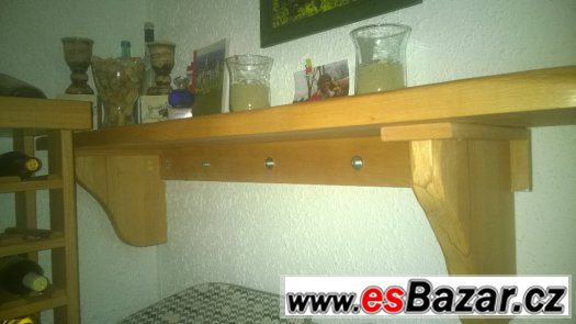 Regál na víno, barový pult masiv, barové židle – fotografie 3