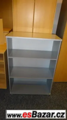 Skříňka/regál s policemi v dekoru ŠEDÁ