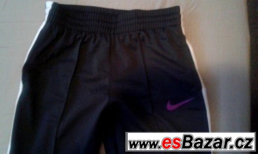 Sportovní tepláky NIKE – fotografie 2