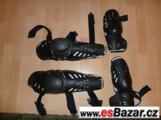 Kloubové chrániče kolen a holení, loktů FOX Titan Pro – fotografie 1