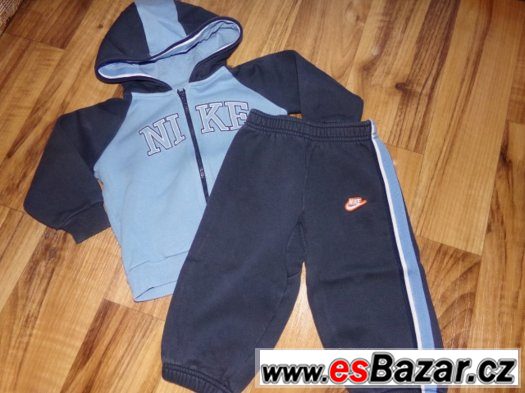 Tepláková souprava Nike – fotografie 2