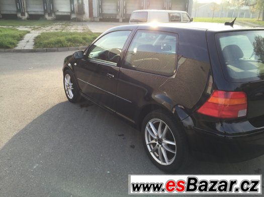 Volkswagen Golf 1.9TDI 2002 Highline Tempomat Navi – fotografie 5