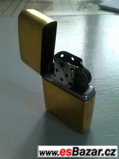 stary zapalovac ZIPPO MOSAZ – fotografie 3