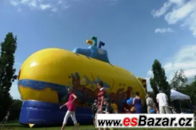 Nafukovací atrakce "obří ponorka"