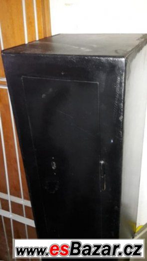 Trezor na 5 zbraně 1410x300x300mm – fotografie 2