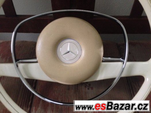 Mercedes Benz 250 SL  W113 W114 W115 Bílý/ Černý Volant – fotografie 3